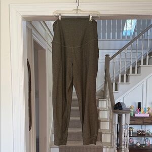 Old Navy Maternity Cloud+ Extra Hi Rise Go Dry Joggers